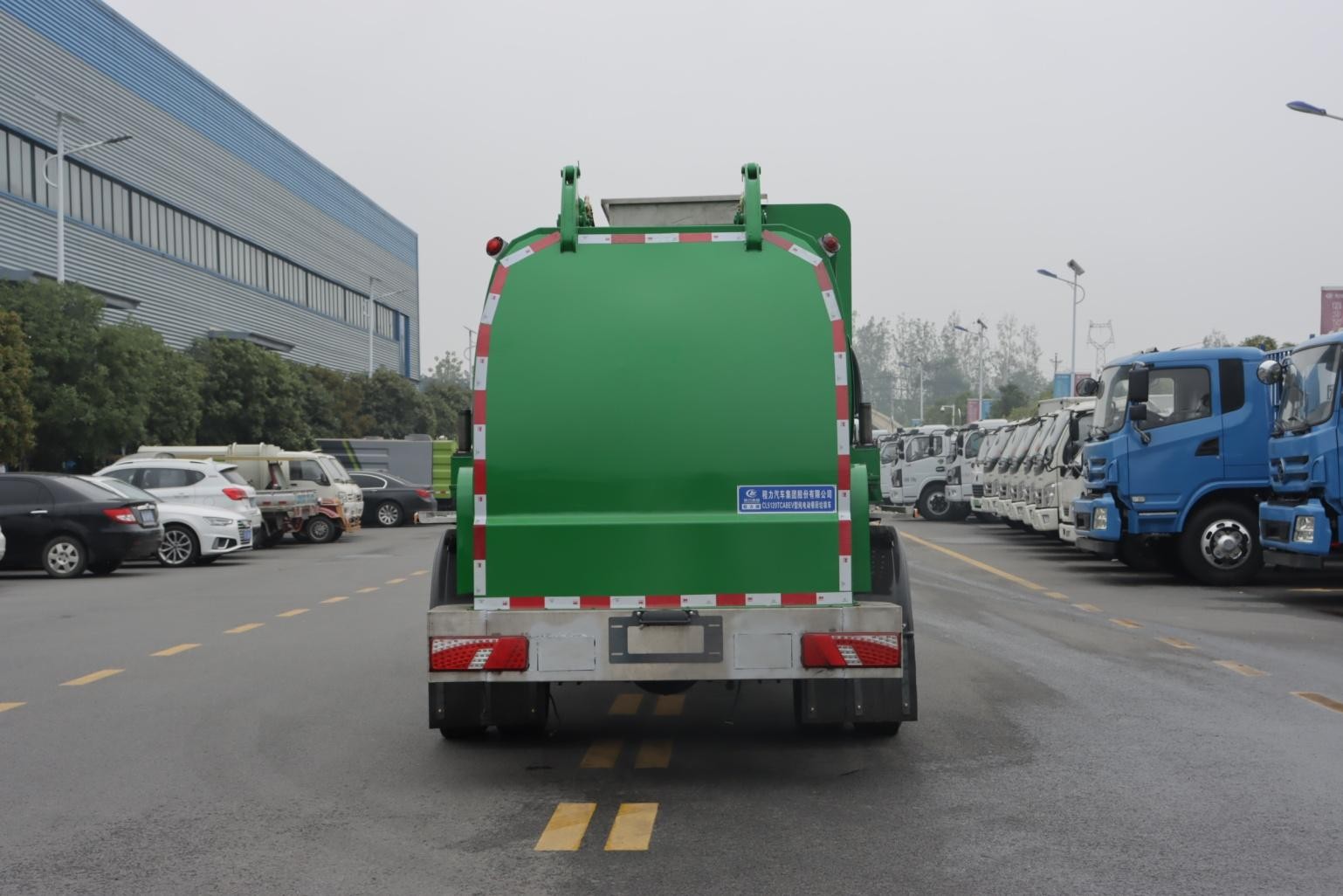 比亞迪CL5120TCABEV型純電動(dòng)餐廚垃圾車(chē)